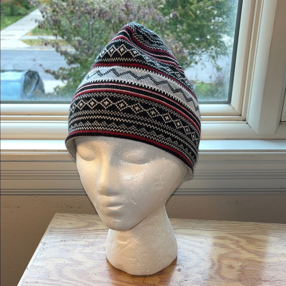 Aeropostale Black and Red Nordic Patterned Beanie EUC
